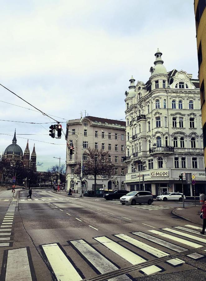 Central Mariahilfer Apartment 4 Min To The City Shopping Center And Schoenbrunn Palace Вена Экстерьер фото