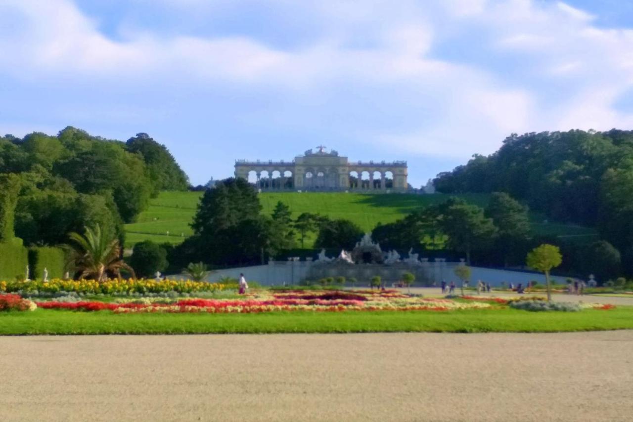Central Mariahilfer Apartment 4 Min To The City Shopping Center And Schoenbrunn Palace Вена Экстерьер фото