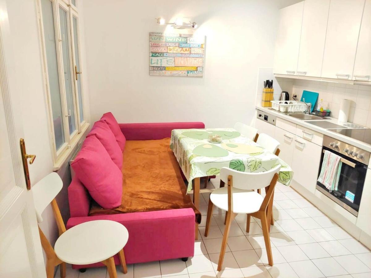 Central Mariahilfer Apartment 4 Min To The City Shopping Center And Schoenbrunn Palace Вена Экстерьер фото